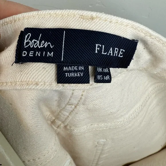 NWT Boden Cropped Flare High-Rise Jeans Cream Size 18 US - Picture 7 of 14